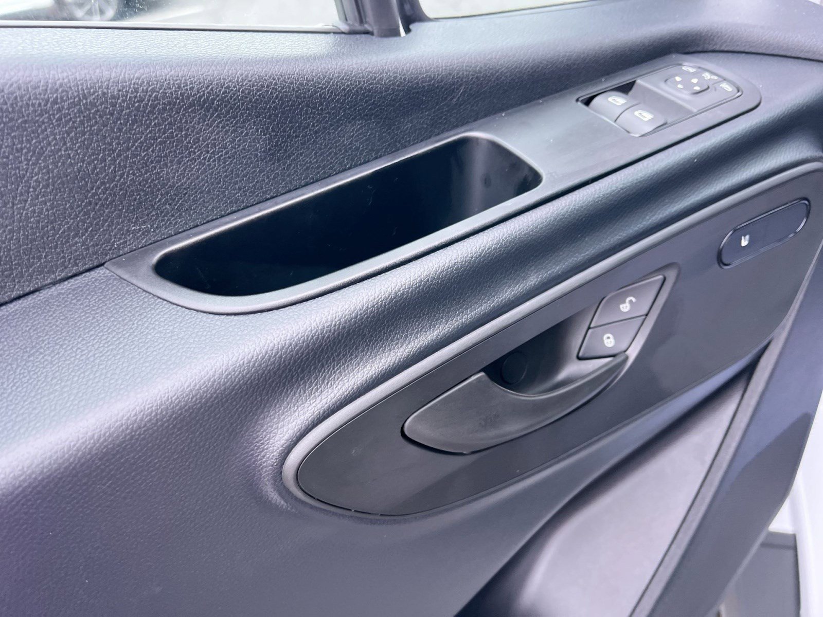 Used 2024 Mercedes-Benz eSprinter 170 Cargo image 14