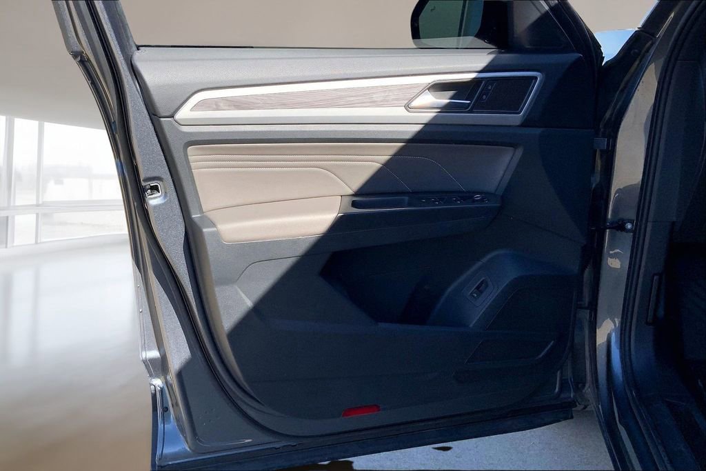 Used 2023 Volkswagen Atlas Cross Sport SE image 22