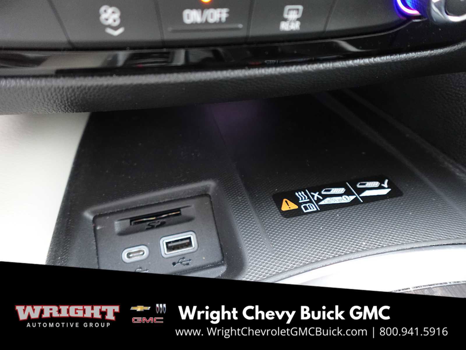 Used 2023 Buick Enclave Essence w/ Experience Buick Package image 21