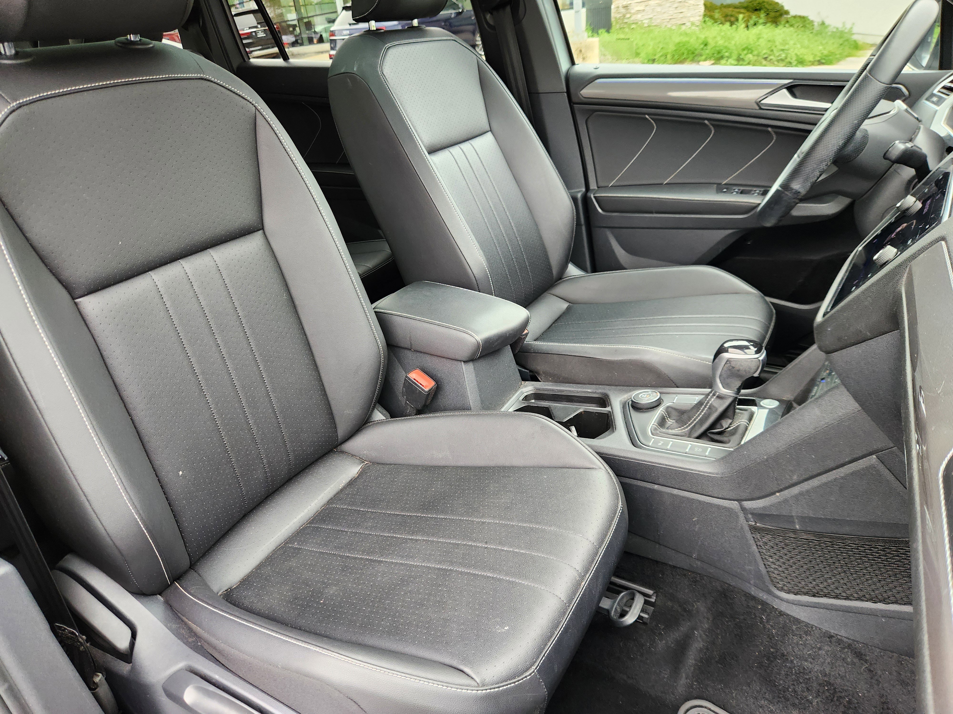 Used 2022 Volkswagen Tiguan SE R-Line AWD/4WD image 14