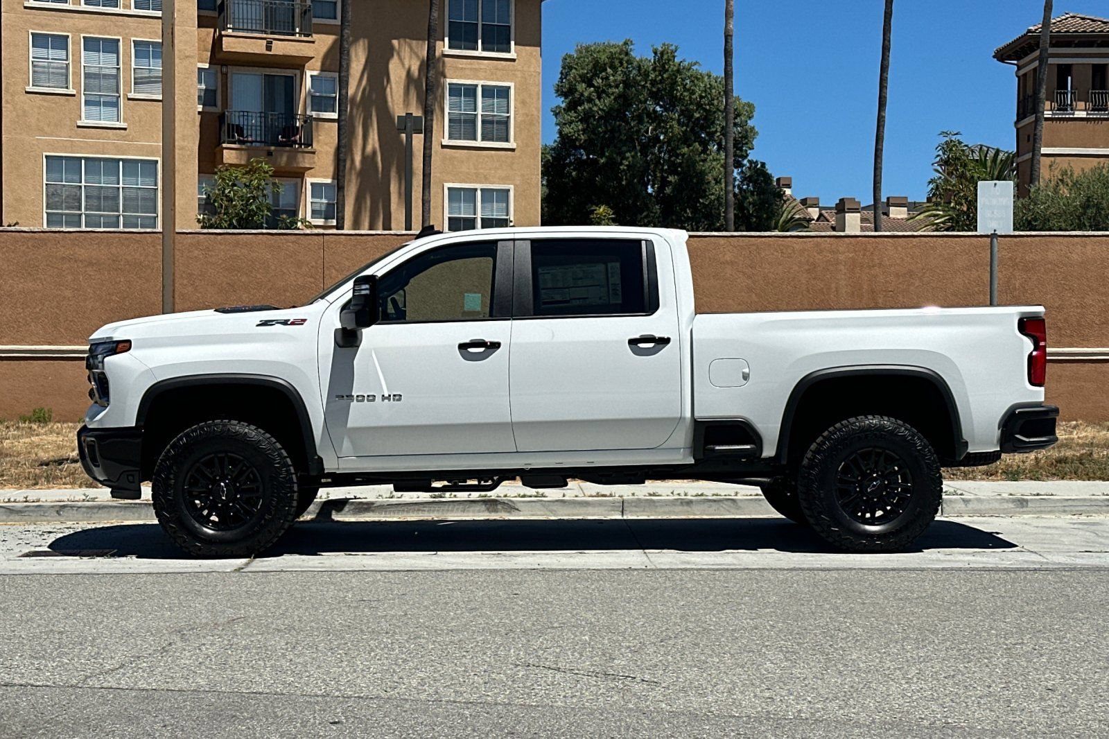New 2026 Chevrolet Silverado 2500 ZR2 w/ LPO, Dark Essentials Package AWD/4WD image 7