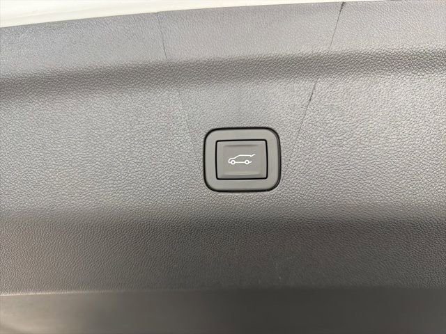 Used 2026 GMC Yukon Elevation image 24