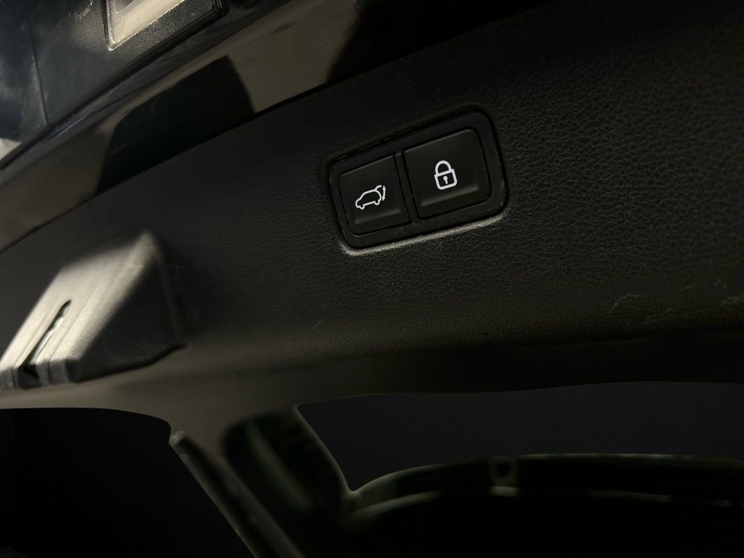 Used 2023 Genesis GV70 2.5T w/ Sport Prestige Package image 50