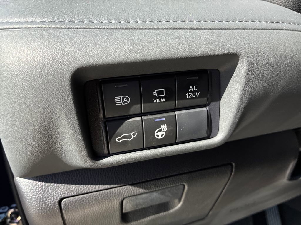 New 2026 Toyota Highlander Platinum image 37