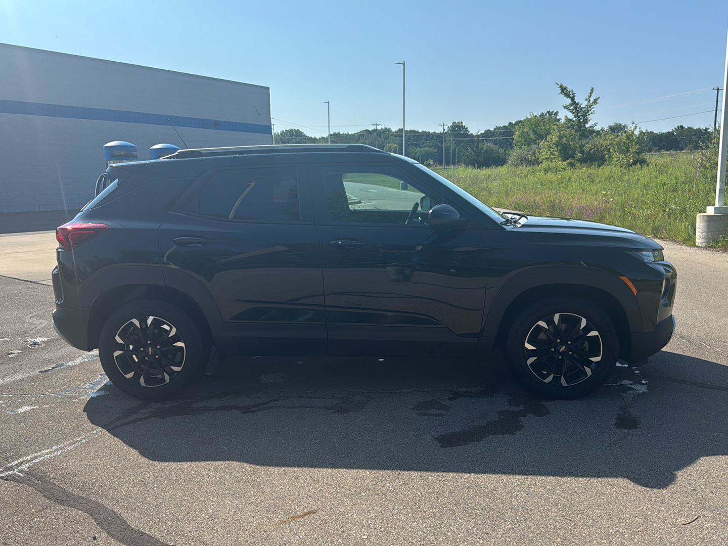 Used 2021 Chevrolet TrailBlazer LT w/ Convenience Package FWD image 6