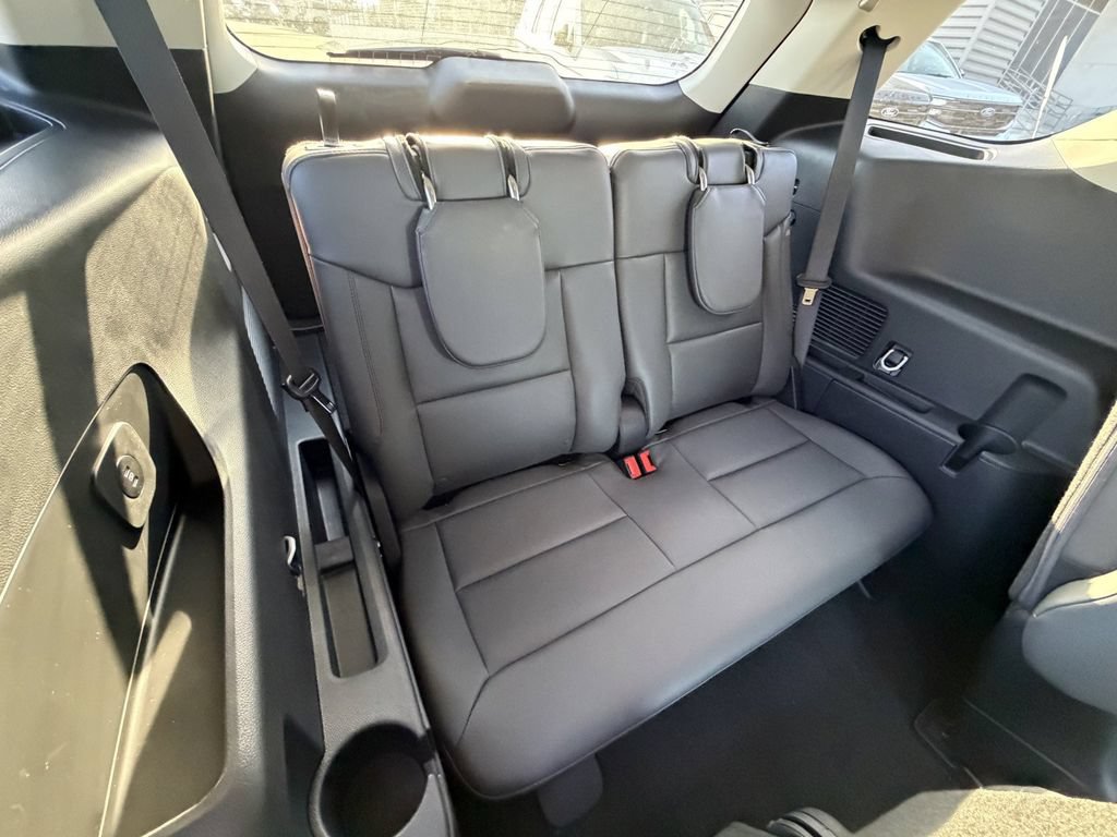 New 2026 Ford Explorer Active w/ Active Comfort Package RWD image 16