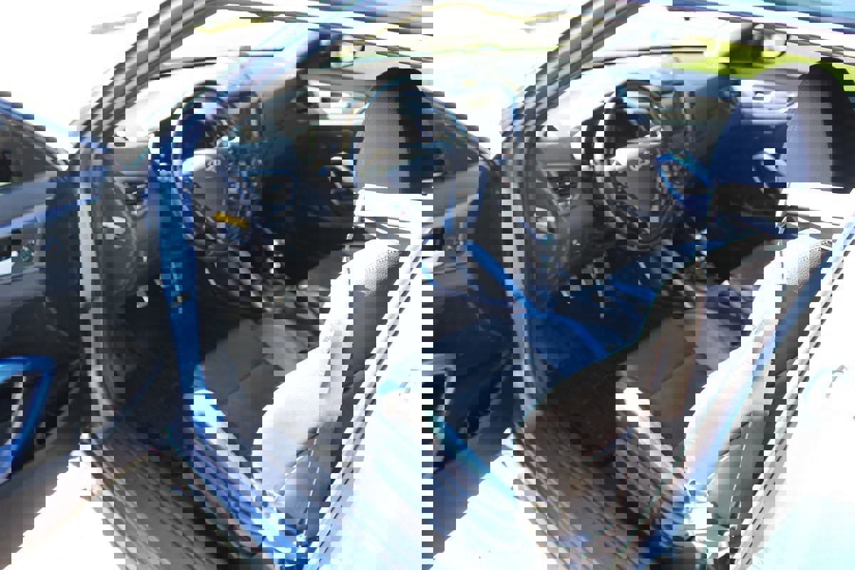 Used 2016 Hyundai Veloster Rally Edition image 7