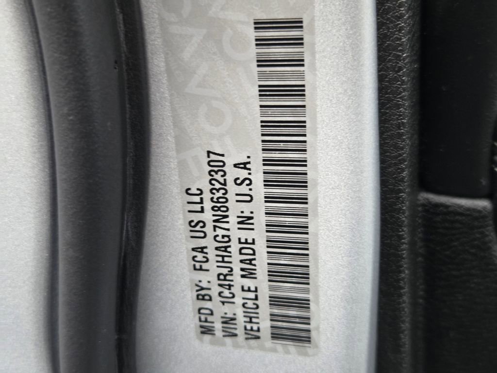 Used 2022 Jeep Grand Cherokee Altitude image 24