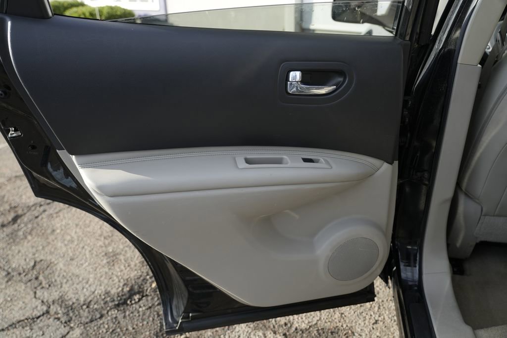 Used 2008 Nissan Rogue SL w/ Premium Pkg image 23