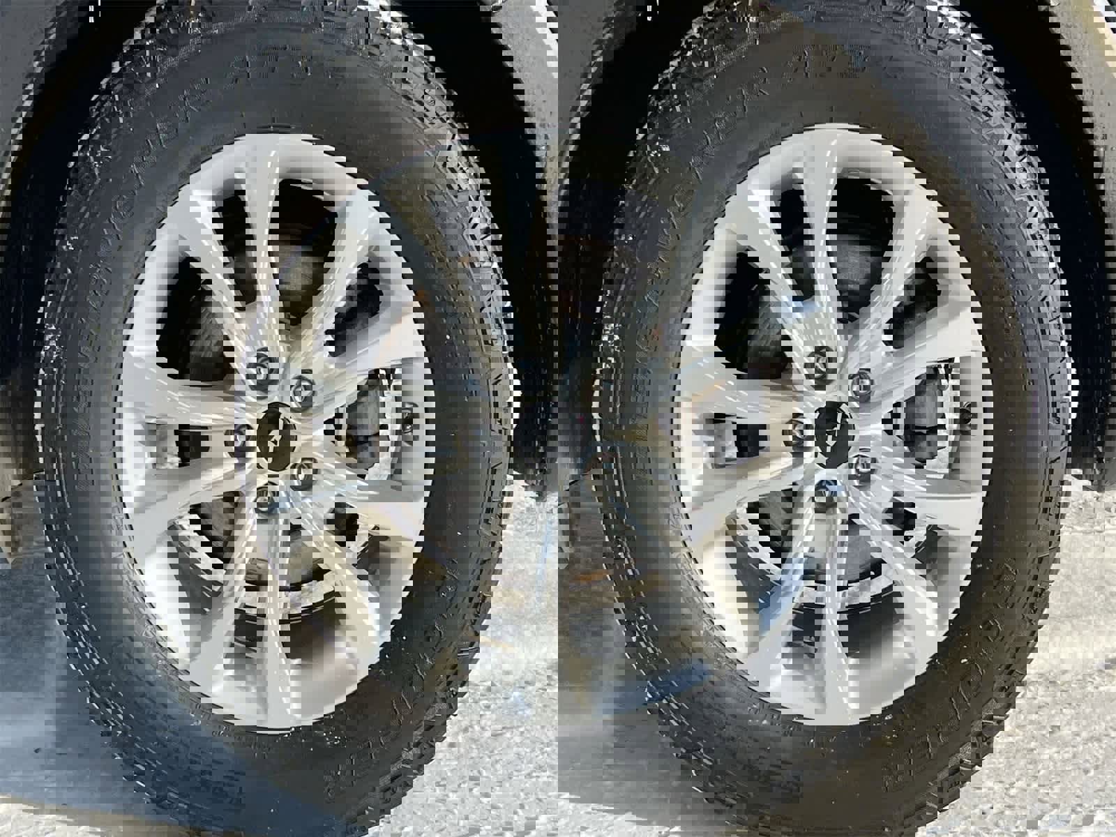 Used 2022 Kia Telluride LX image 14