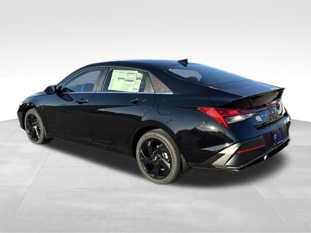 New 2026 Hyundai Elantra SEL Sport Premium FWD image 3