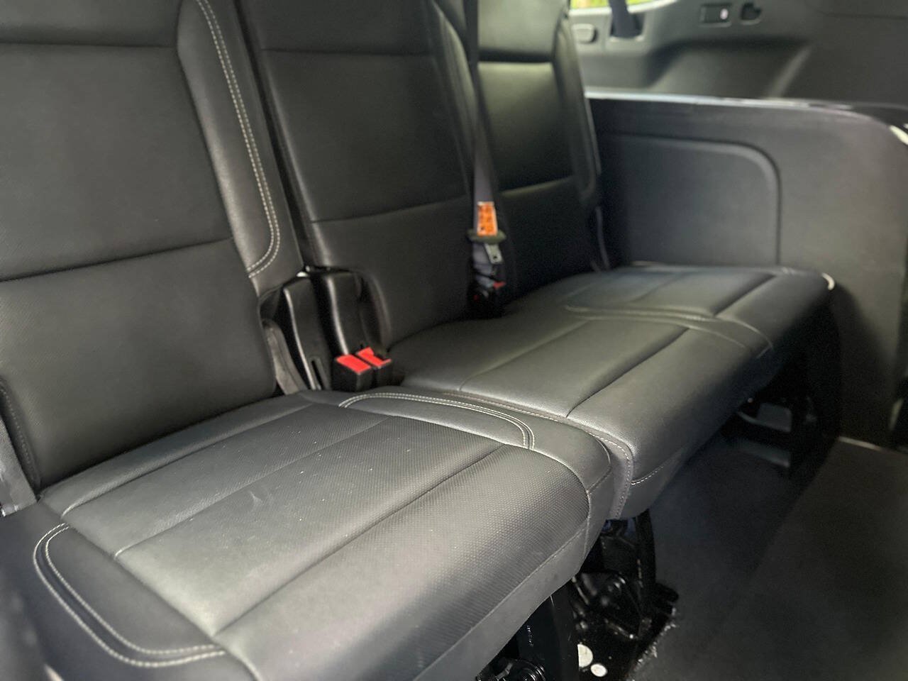 Used 2024 Chevrolet Suburban Premier AWD/4WD image 19