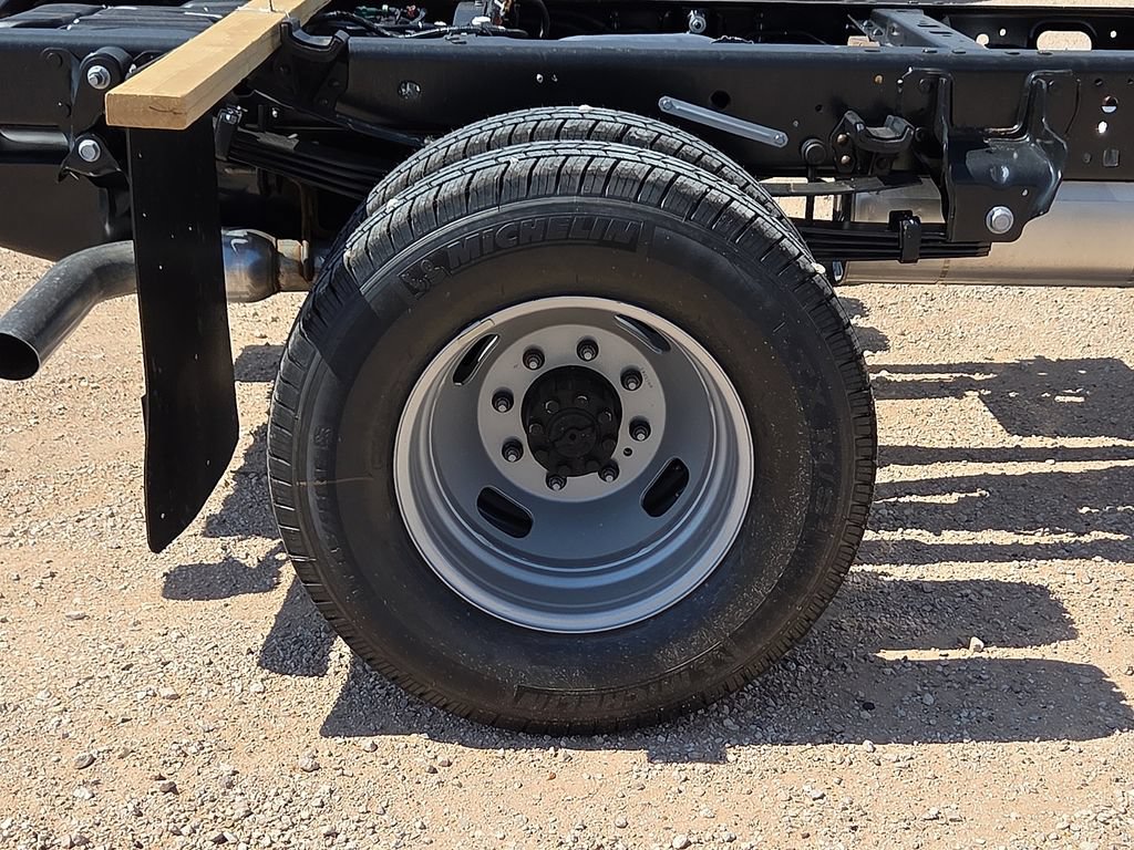 New 2026 Ford F350 XL w/ XL Chrome Package AWD/4WD image 13