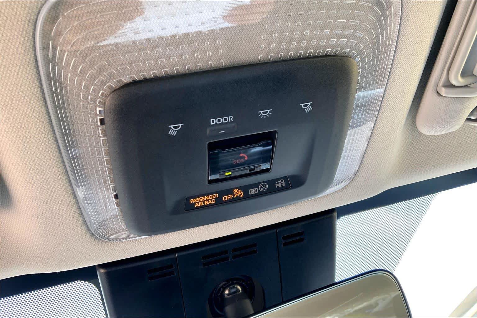 Used 2024 Toyota Prius LE FWD image 30