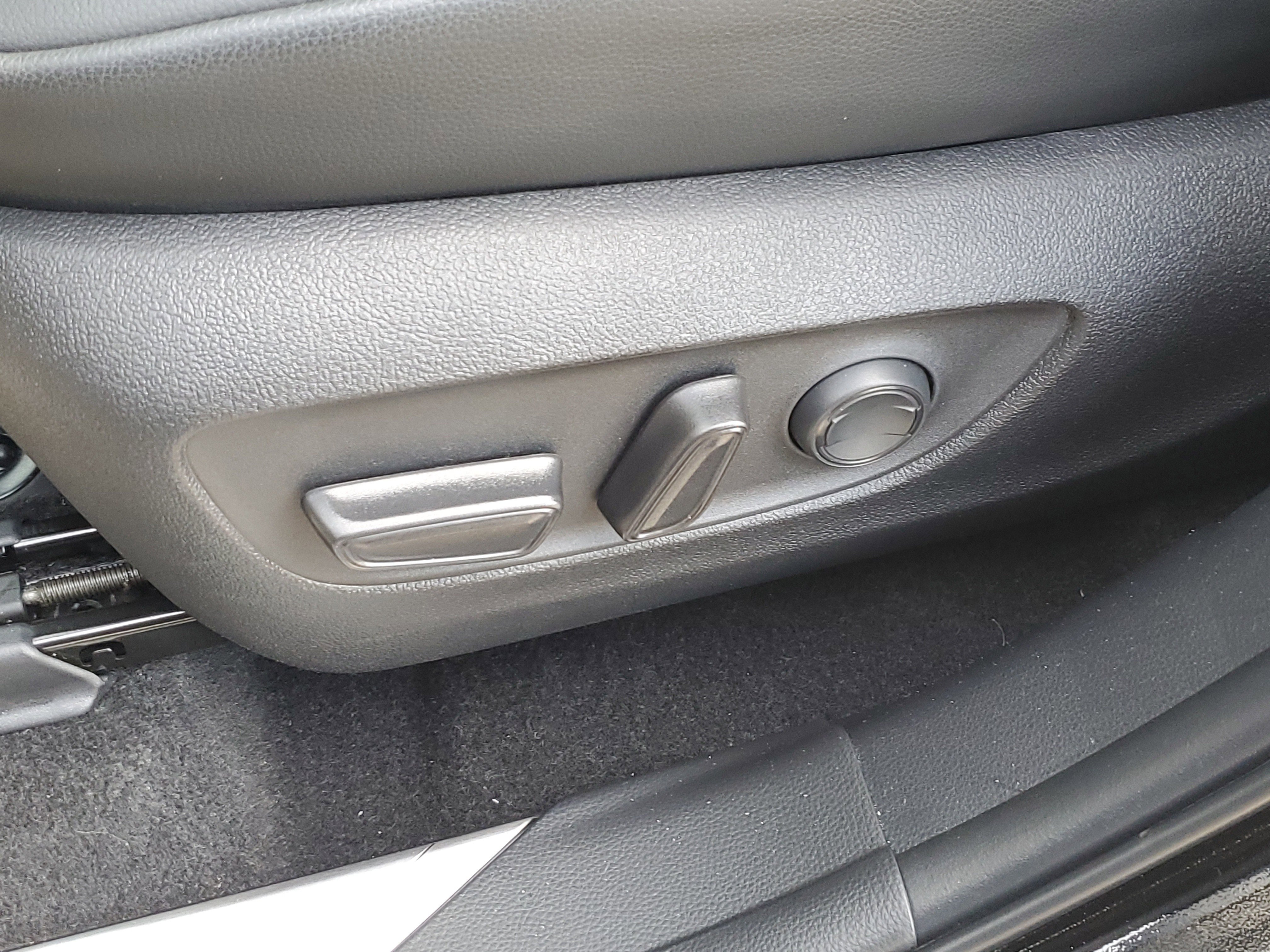 Certified 2024 Toyota Highlander XLE image 23
