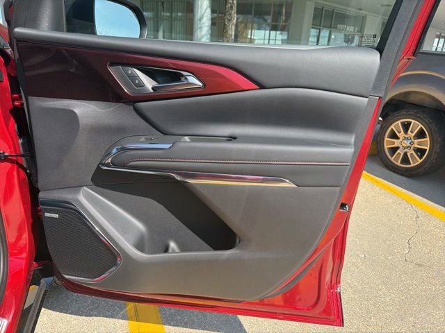 New 2026 Chevrolet Traverse RS w/ LPO, Floor Liner Package AWD/4WD image 31