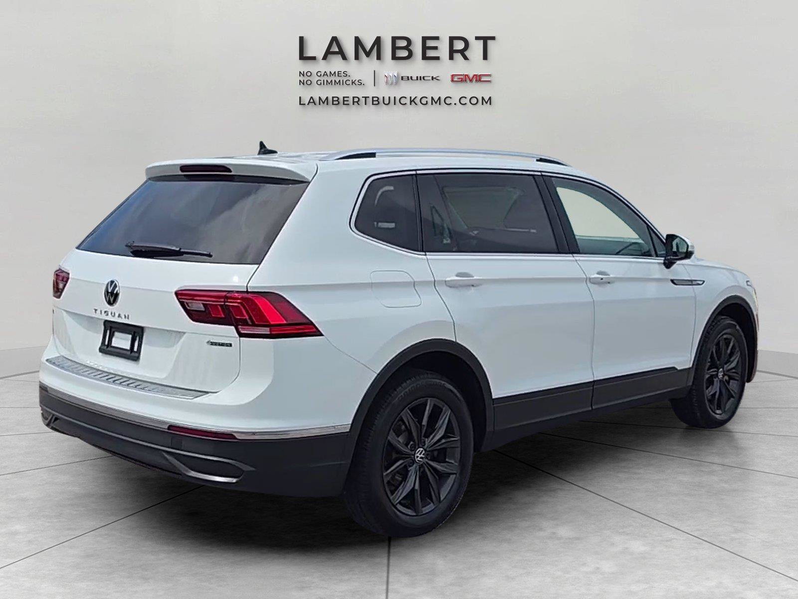 Used 2024 Volkswagen Tiguan SE AWD/4WD image 5