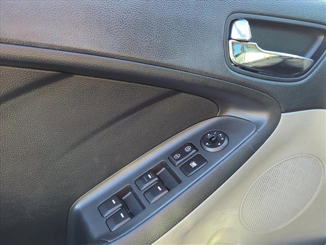 Used 2015 Kia Forte LX w/ Popular Package image 12