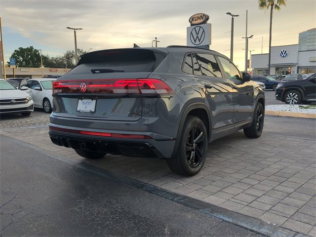 New 2026 Volkswagen Atlas Cross Sport SEL R-Line image 4