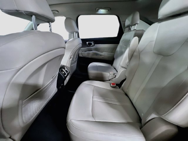 Certified 2023 Kia Sorento SX FWD image 26