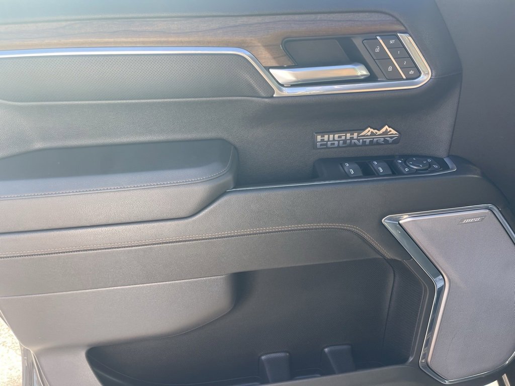 Used 2023 Chevrolet Silverado 1500 High Country image 11