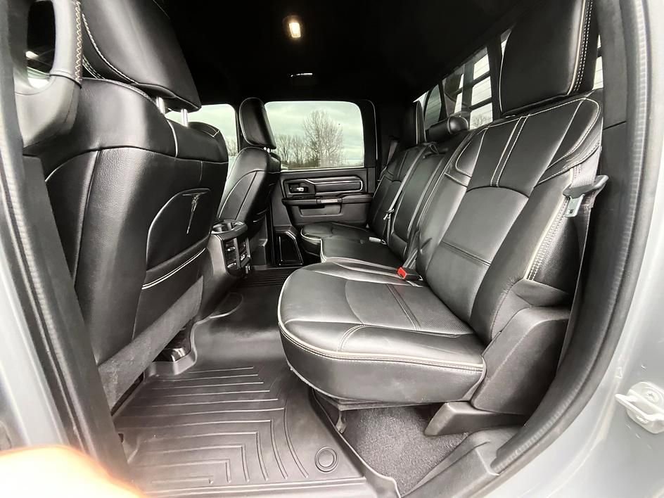 Used 2022 RAM 4500 4x4 Crew Cab DRW image 29