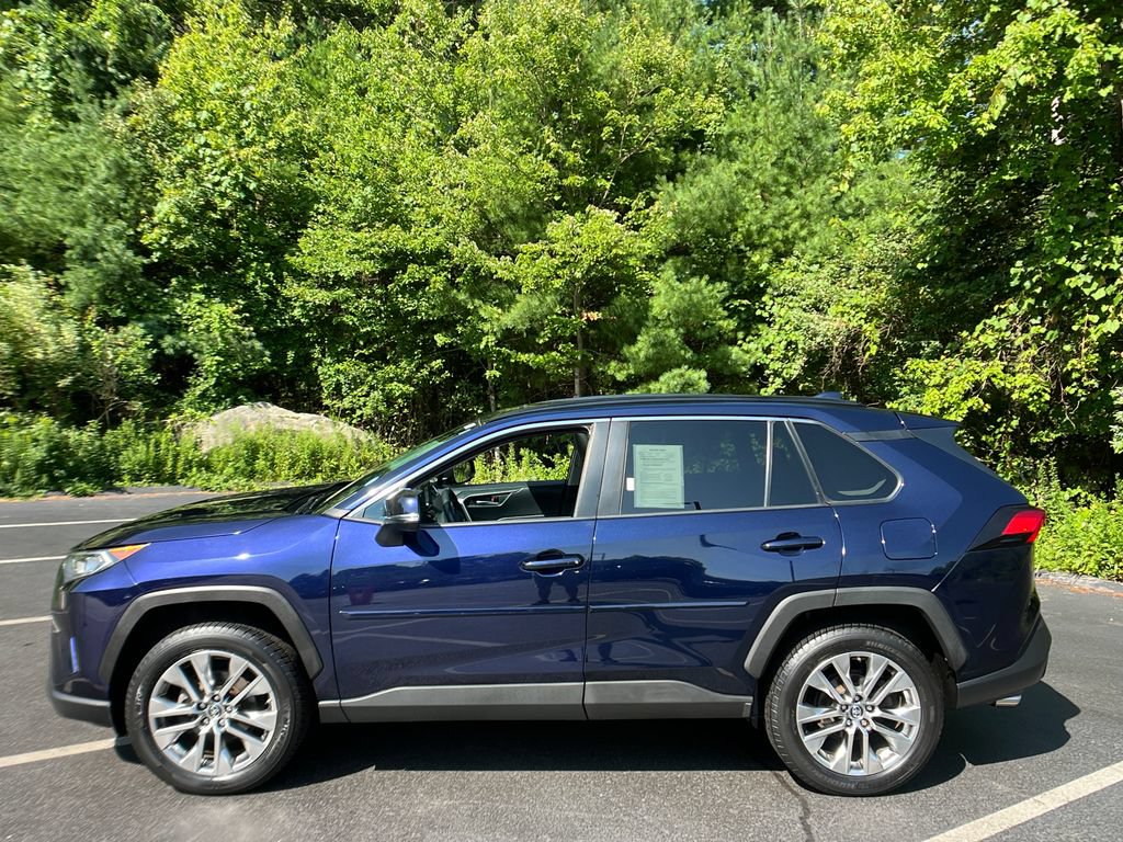 Used 2019 Toyota RAV4 XLE Premium w/ Cold Weather Package AWD/4WD image 2