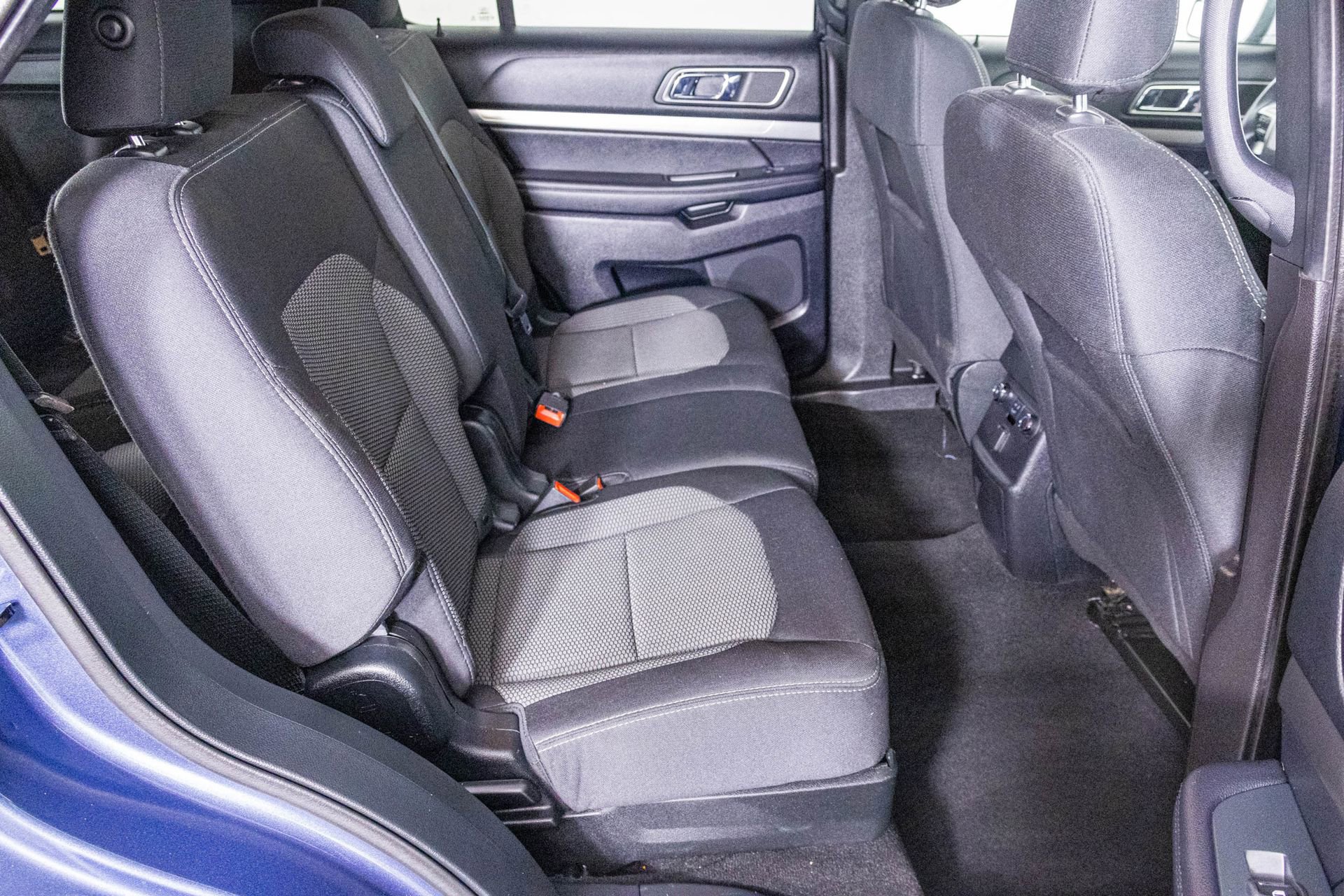 Used 2019 Ford Explorer XLT image 38