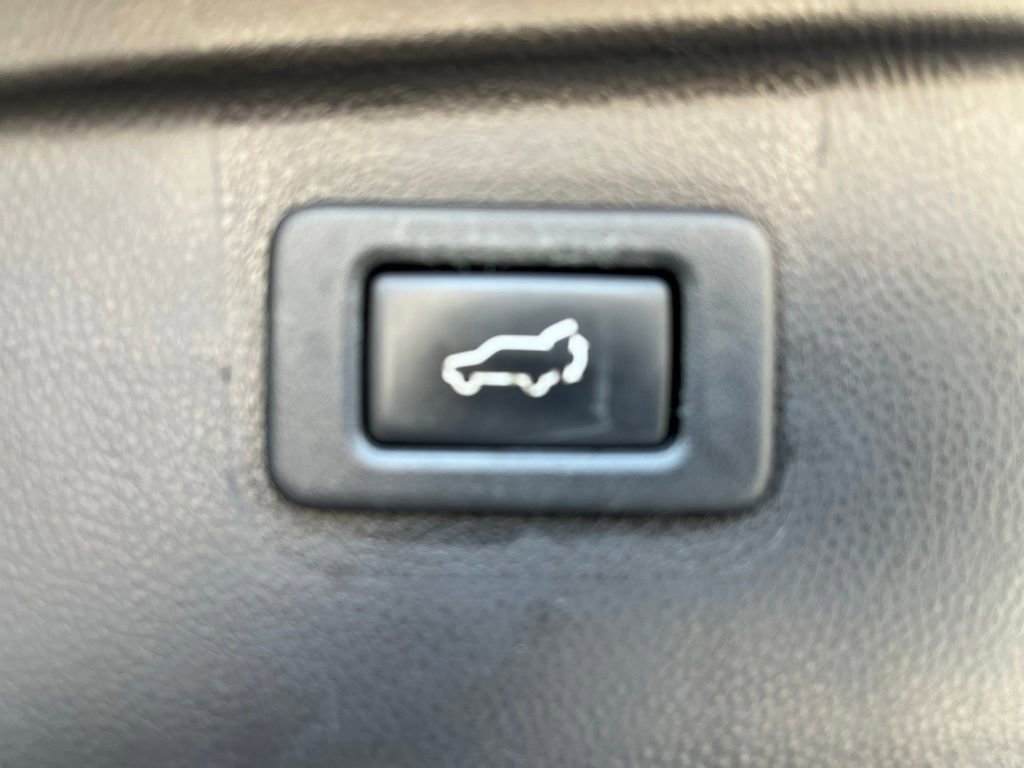 Used 2017 Subaru Outback 3.6R Limited AWD/4WD image 19