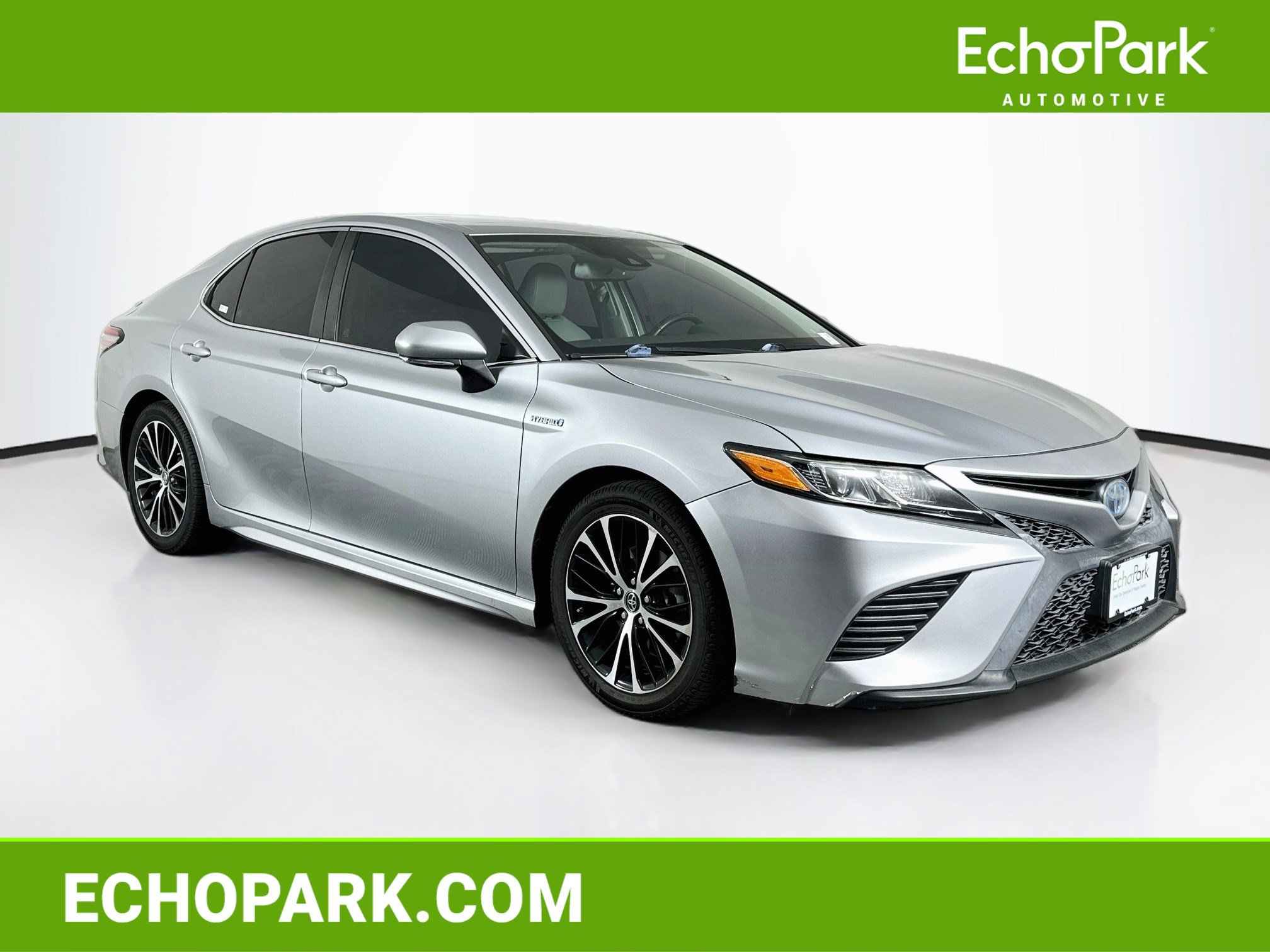 Used 2019 Toyota Camry SE w/ Audio Package FWD image 1