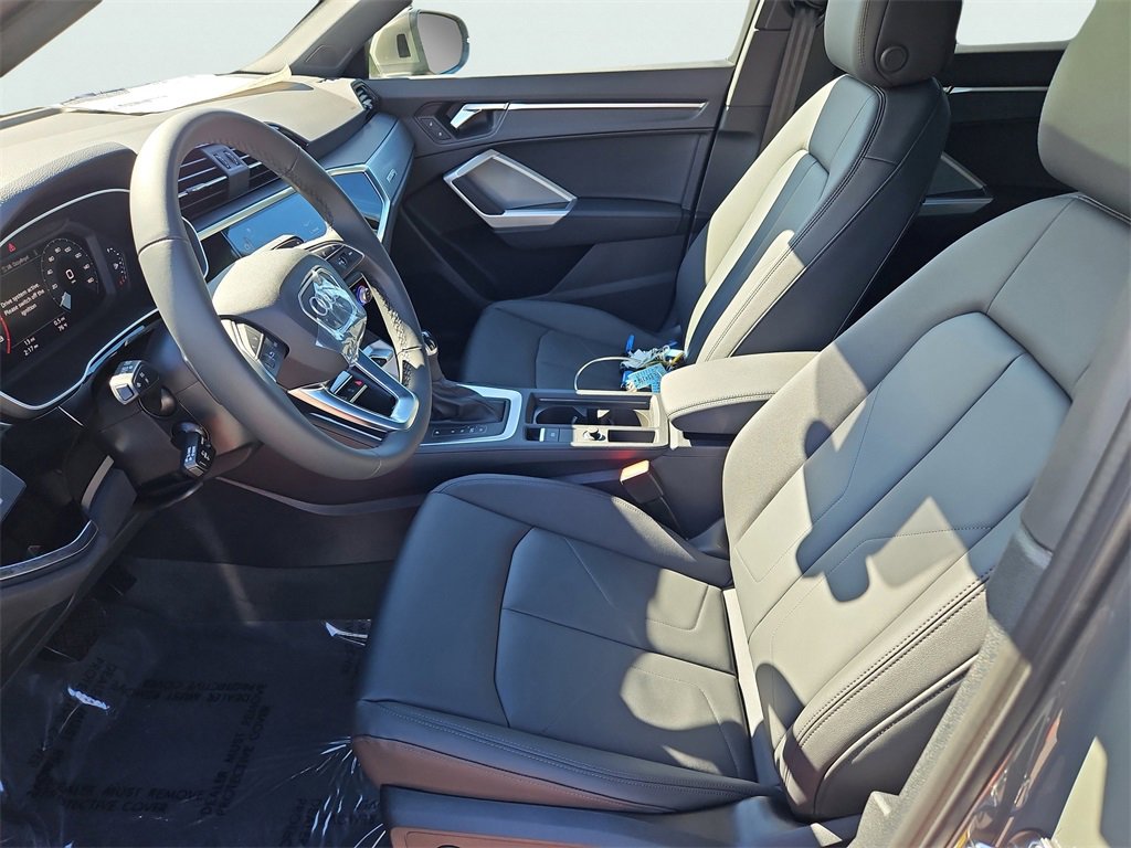 New 2025 Audi Q3 2.0T Premium image 19