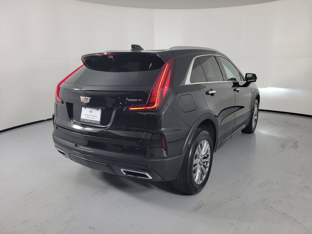 Used 2025 Cadillac XT4 Premium Luxury FWD image 4