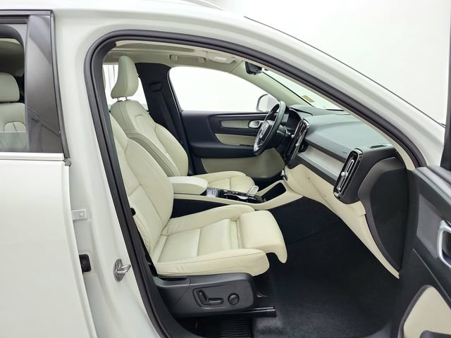 Certified 2023 Volvo XC40 B5 Plus w/ Protection Package Premier AWD/4WD image 14
