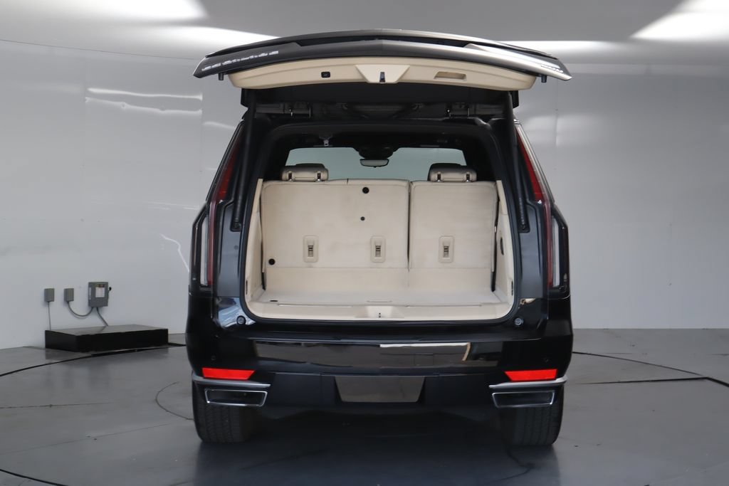 Used 2023 Cadillac Escalade Premium Luxury w/ Performance Package AWD/4WD image 33