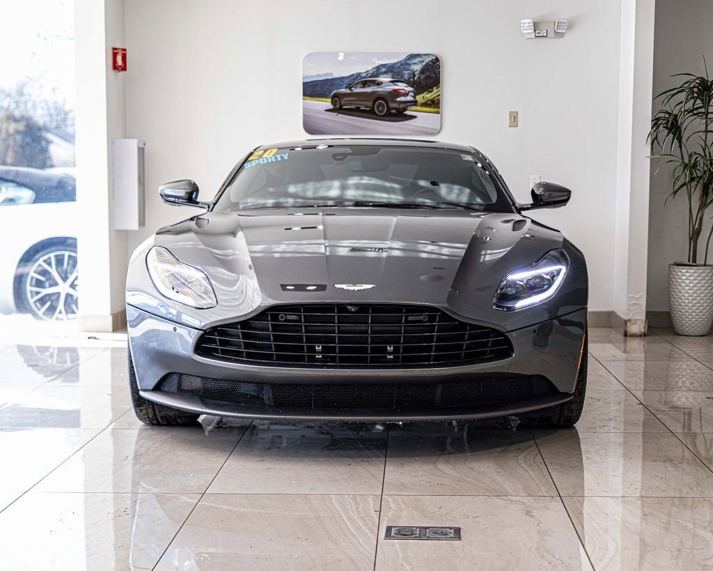 Used 2020 Aston Martin DB11 Coupe image 2