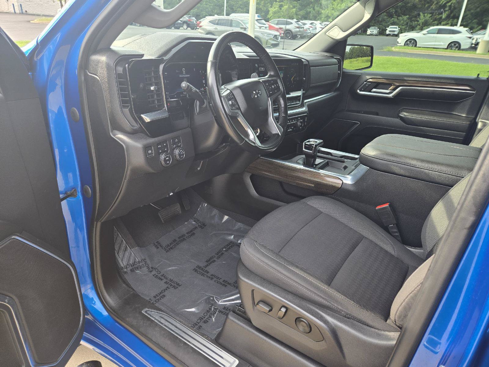 Used 2023 Chevrolet Silverado 1500 RST AWD/4WD image 11