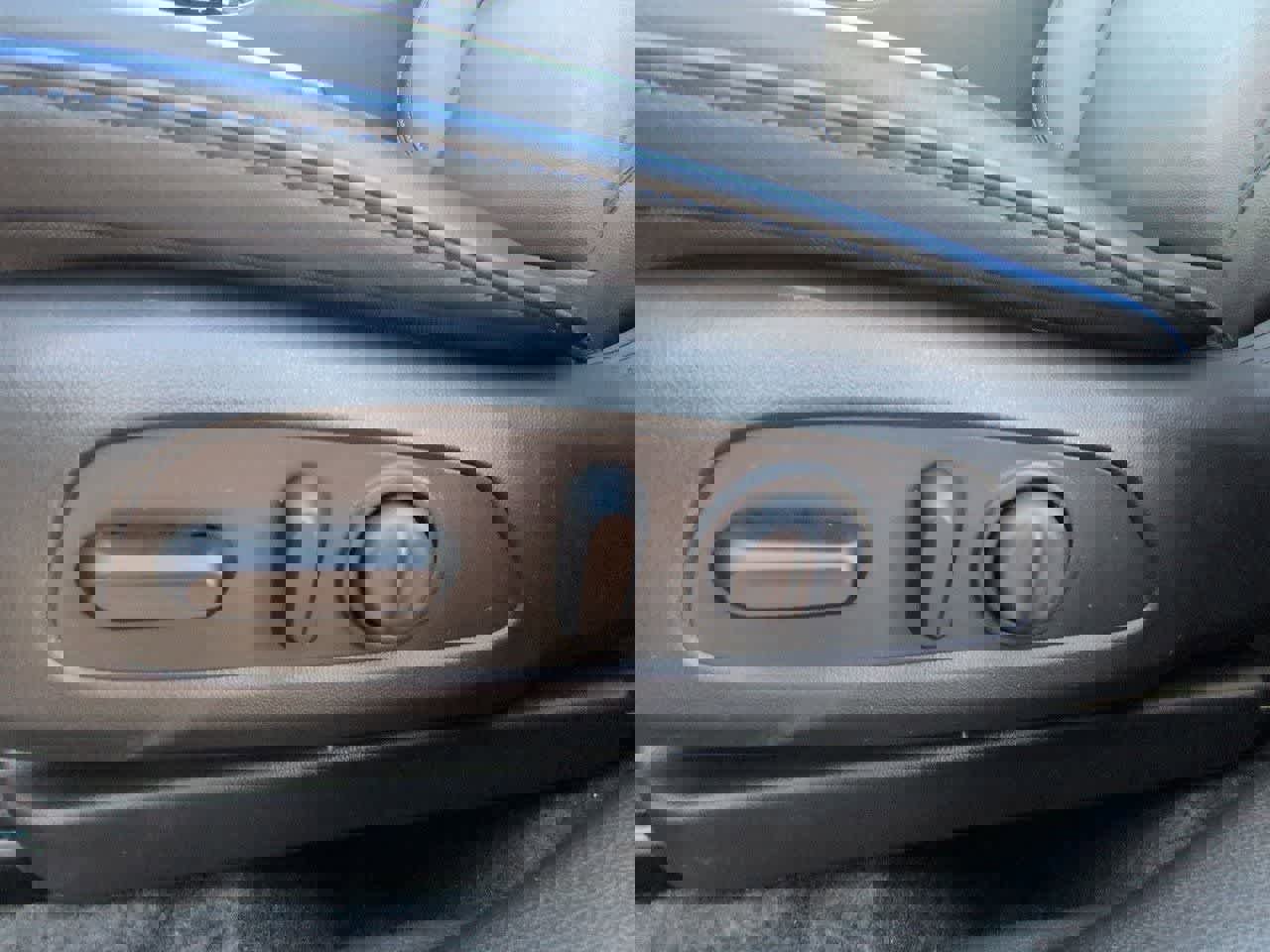 Used 2024 Buick Envista Sport Touring w/ Convenience I Package image 17