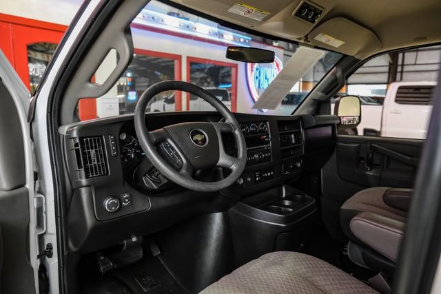 Used 2017 Chevrolet Express 3500 LT w/ LT Preferred Equipment Group RWD image 5