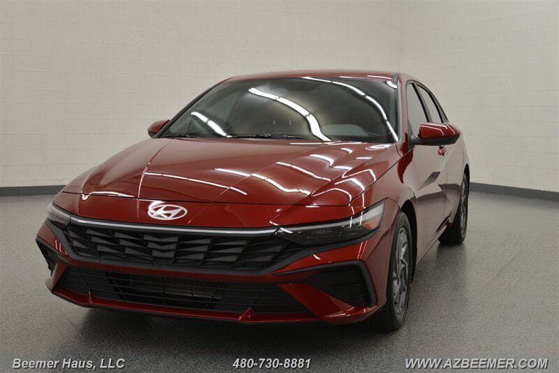 Used 2024 Hyundai Elantra SEL FWD video 1