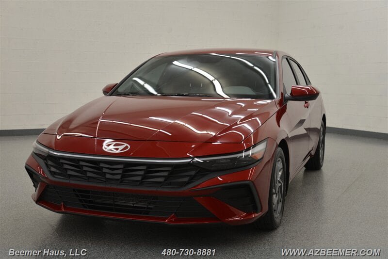 Used 2024 Hyundai Elantra SEL FWD image 1