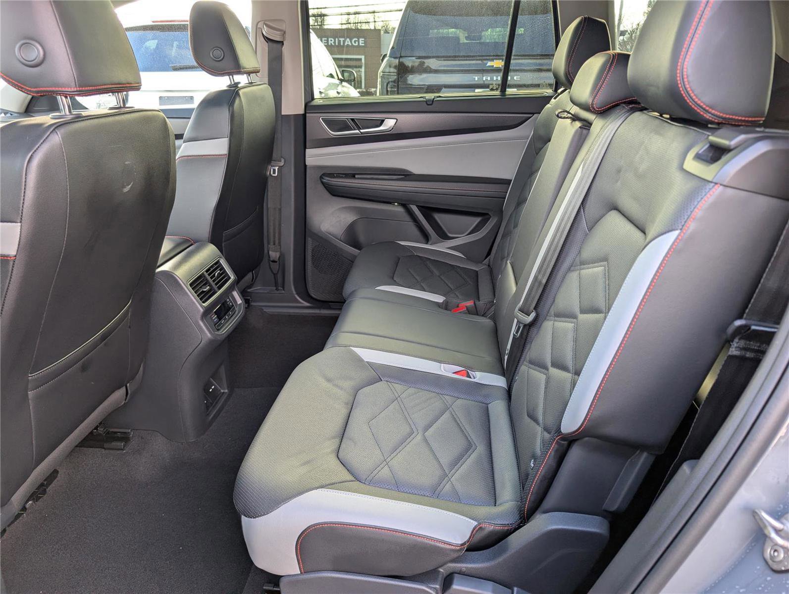 Used 2024 Volkswagen Atlas Peak Edition SE image 19