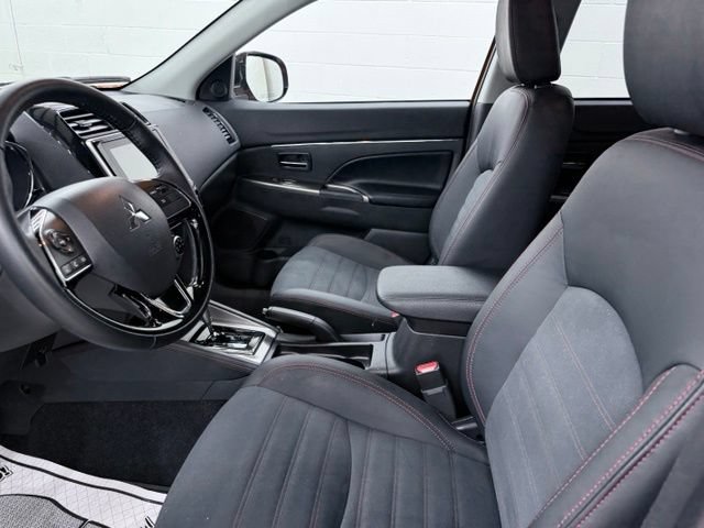 Used 2025 Mitsubishi Outlander Sport SE AWD/4WD image 16