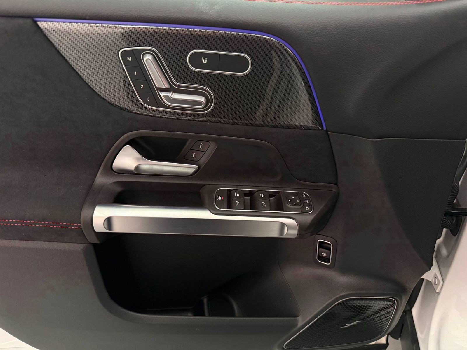 New 2026 Mercedes-Benz GLB 35 AMG 4MATIC image 11