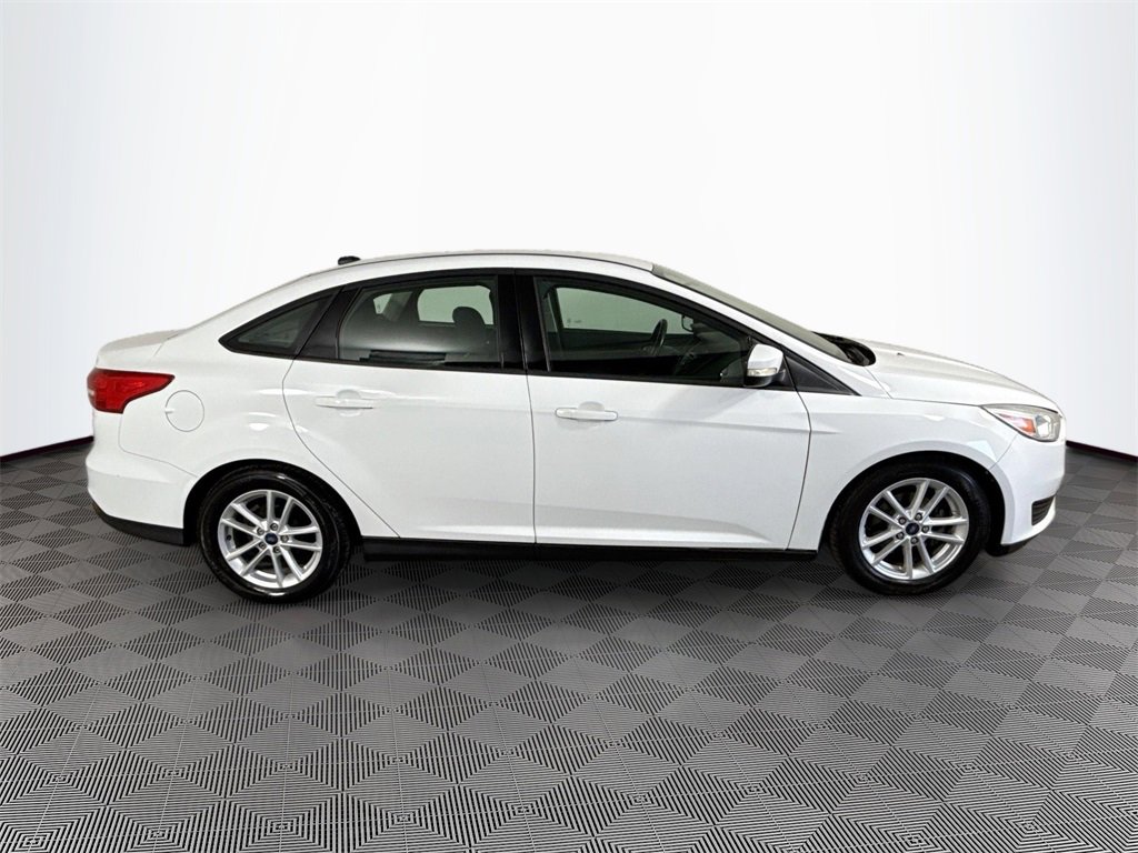 Used 2017 Ford Focus SE w/ Cold Weather Package image 9