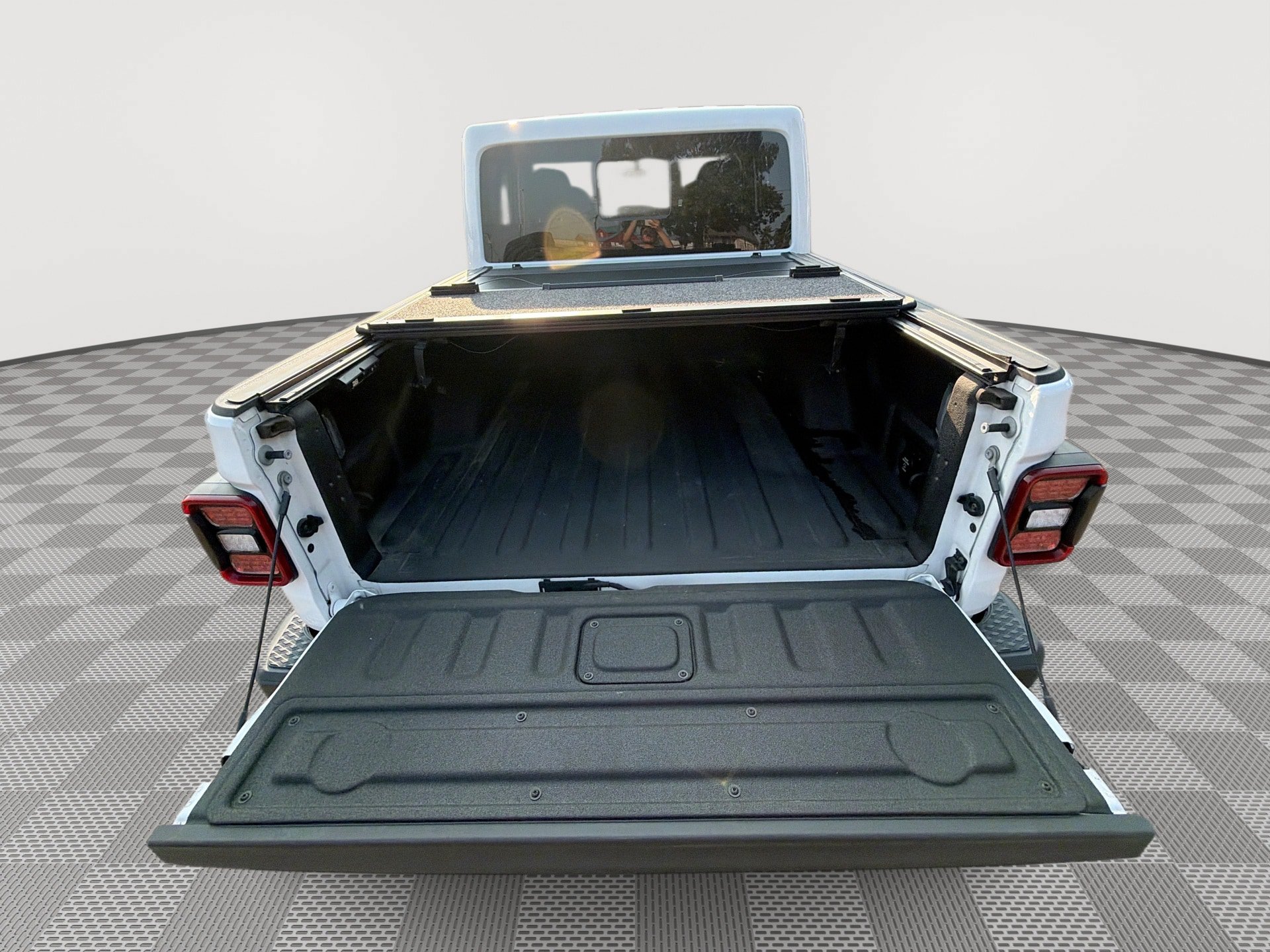Used 2020 Jeep Gladiator Overland AWD/4WD image 10