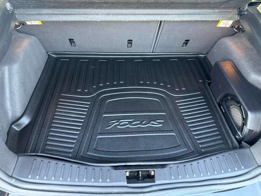Used 2012 Ford Focus Titanium image 16