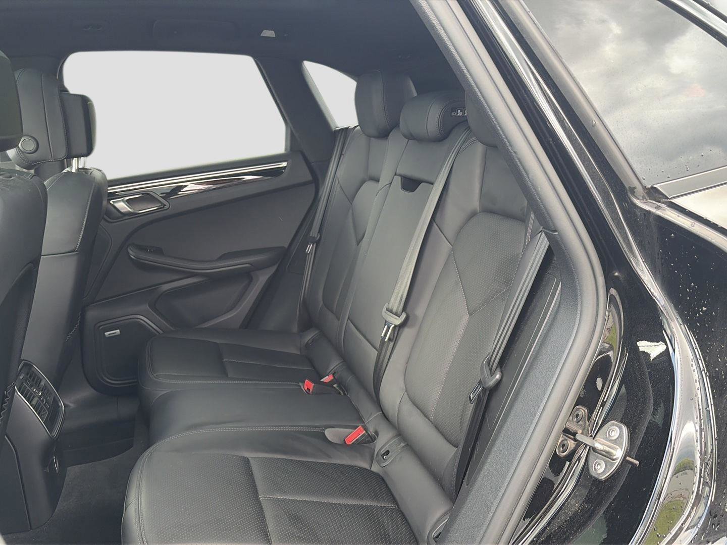 Used 2021 Porsche Macan S AWD/4WD image 12