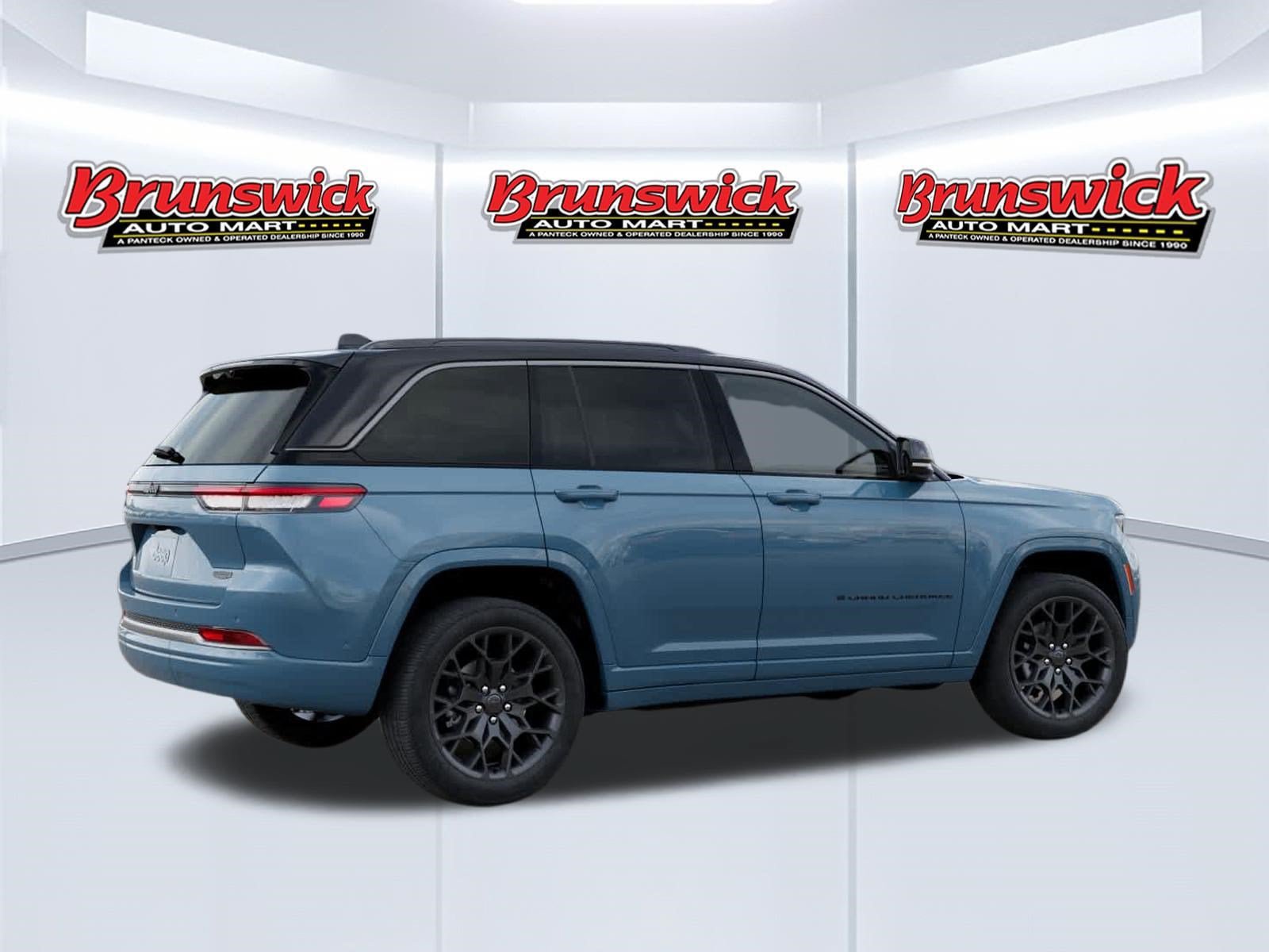 New 2027 Jeep Grand Cherokee Summit AWD/4WD image 4