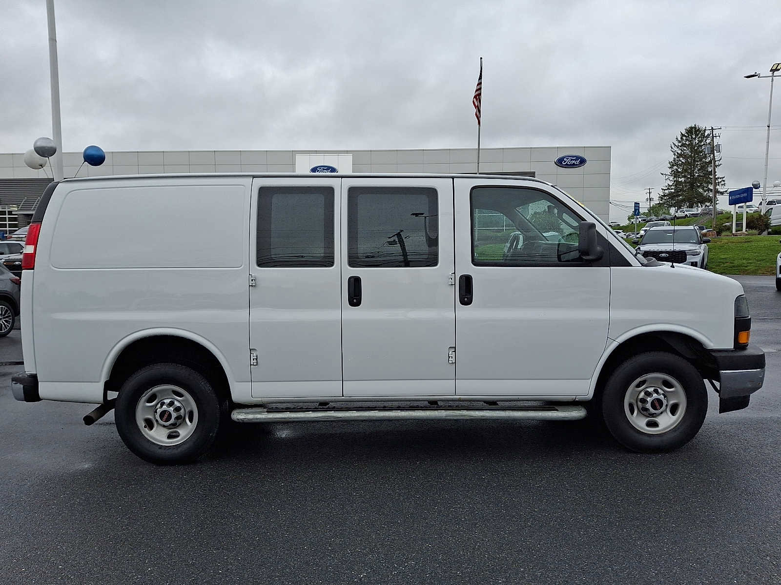 Used 2024 GMC Savana 2500 w/ Driver Convenience Package RWD image 7