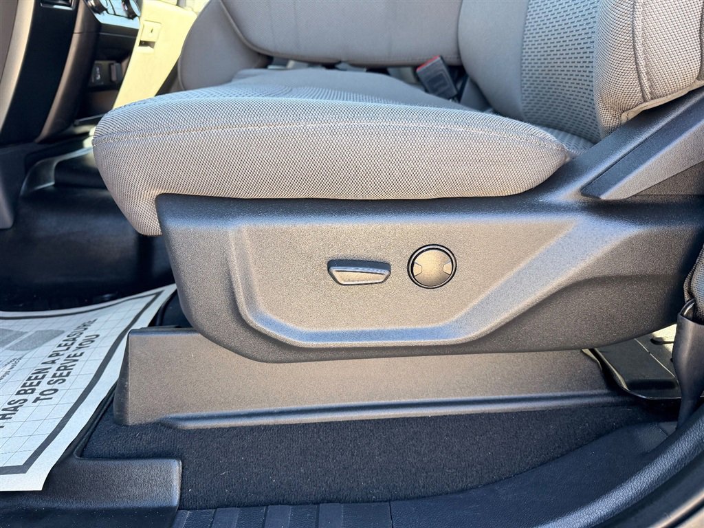 Used 2022 Ford F350 XLT w/ XLT Premium Package image 17